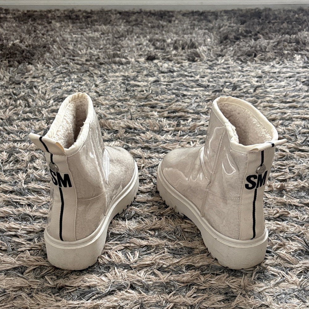 Steve Madden Darth Clear PVC Waterproof Sherpa Platform Boots Cream 6 - Picture 2 of 9